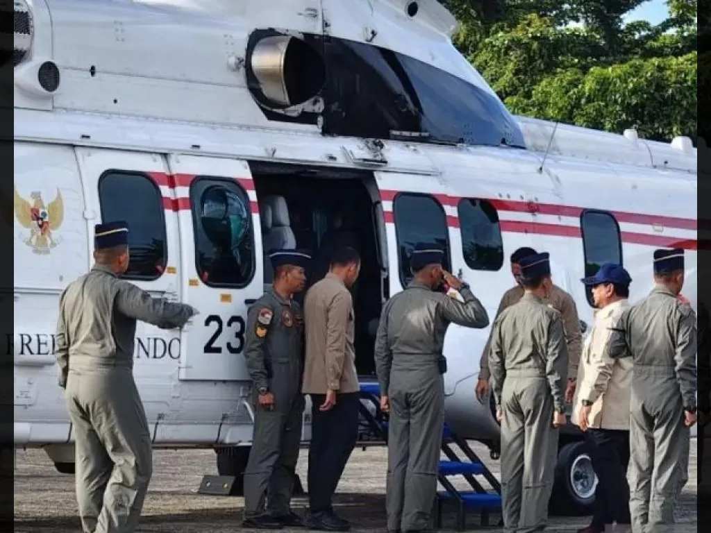 Prabowo Terbang Cepat ke Sumbar: Helikopter Caracal Cek Banjir Agam, Jembatan & Jalan Rusak!